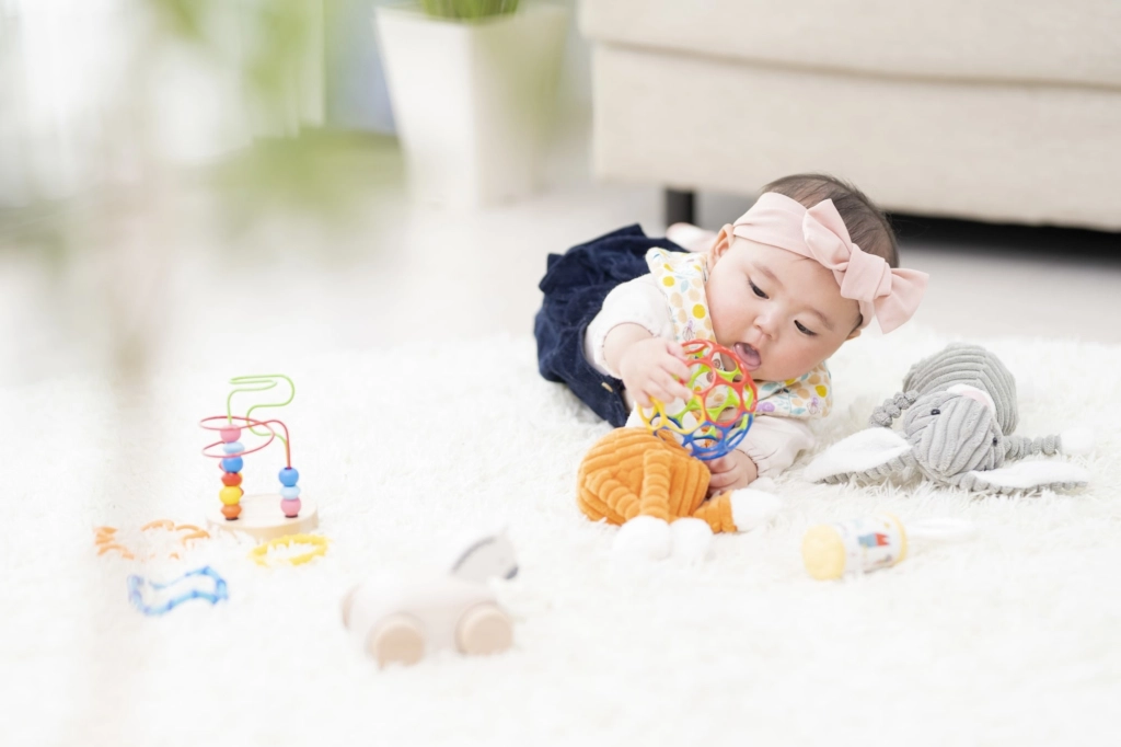 100人の先輩ママパパに聞いた！0歳児に買って良かったおもちゃ12選