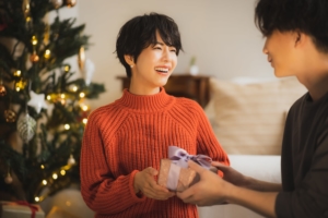 妻が喜ぶクリスマスプレゼント10選！ハイブランドから1000円台まで